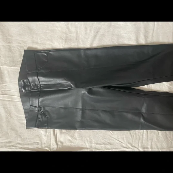 Zara Faux Leather leggings, size(M) - Picture 2 of 4